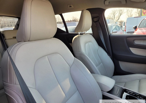 Volvo XC 40 cena 157777 przebieg: 68000, rok produkcji 2020 z Bielsk Podlaski małe 379